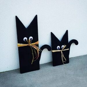 Wooden Halloween Black Cats