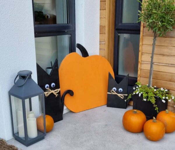 Wooden Halloween decorations two cats and pumpkin